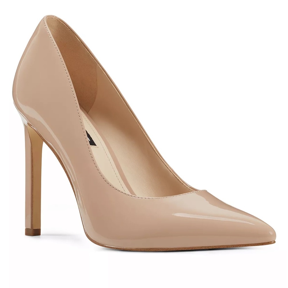 Beautiful Brand New Nine West Nude Pumps